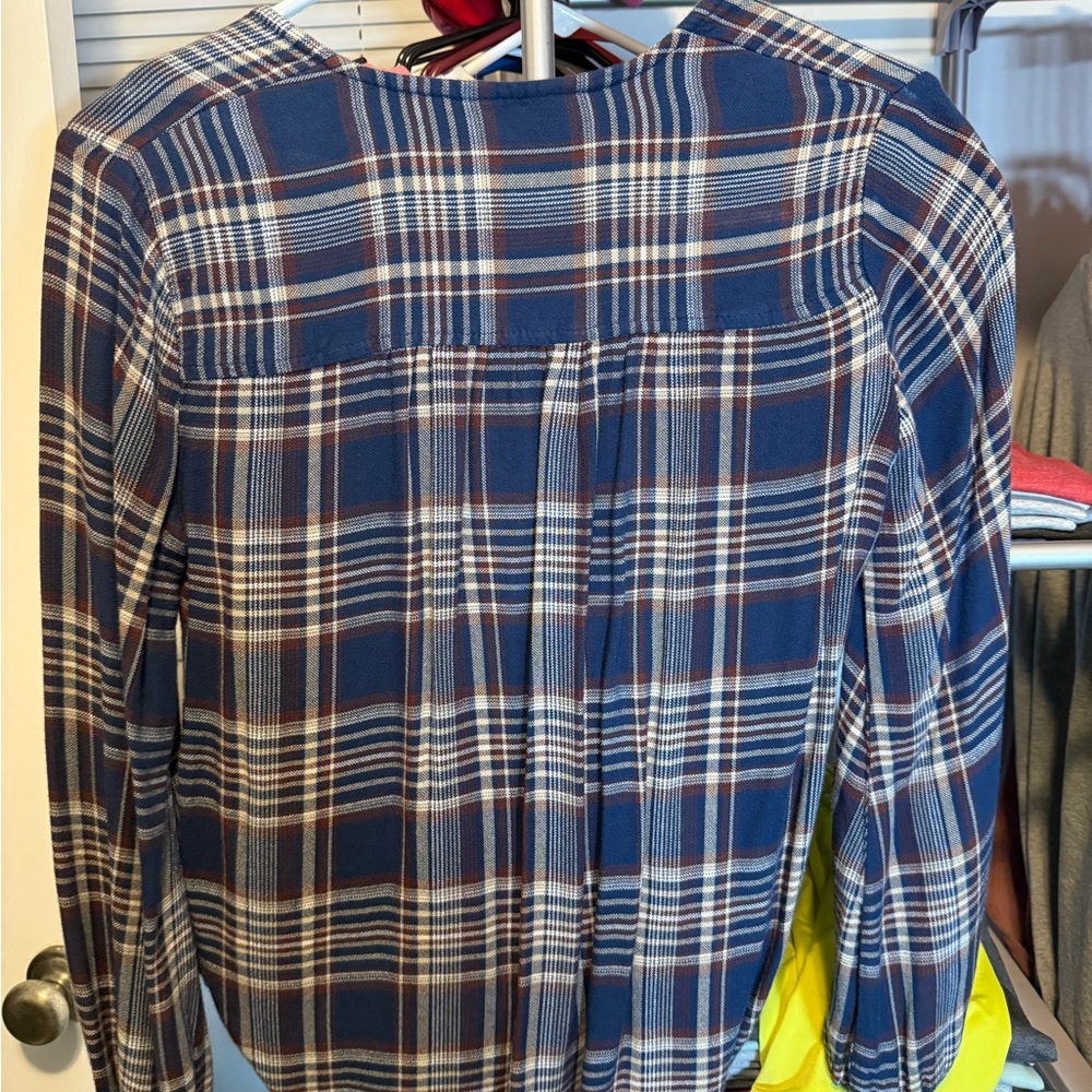 Women’s long sleeve blouse